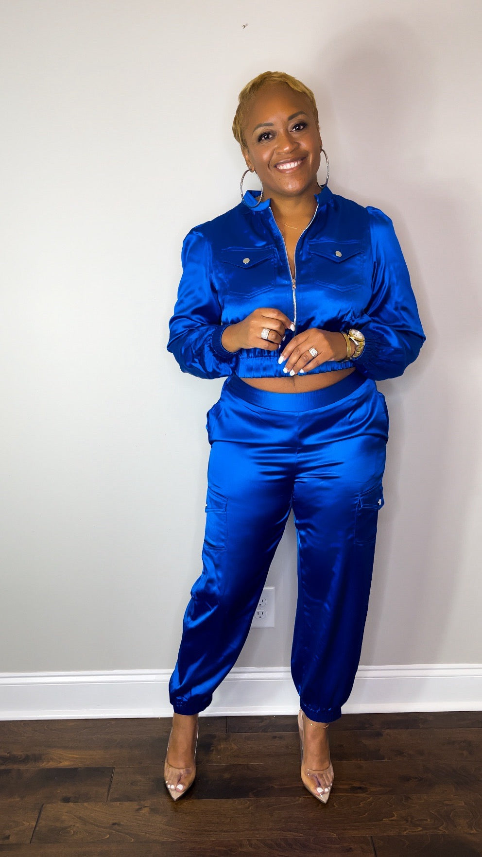 Ensemble de jogging cargo en satin bleu